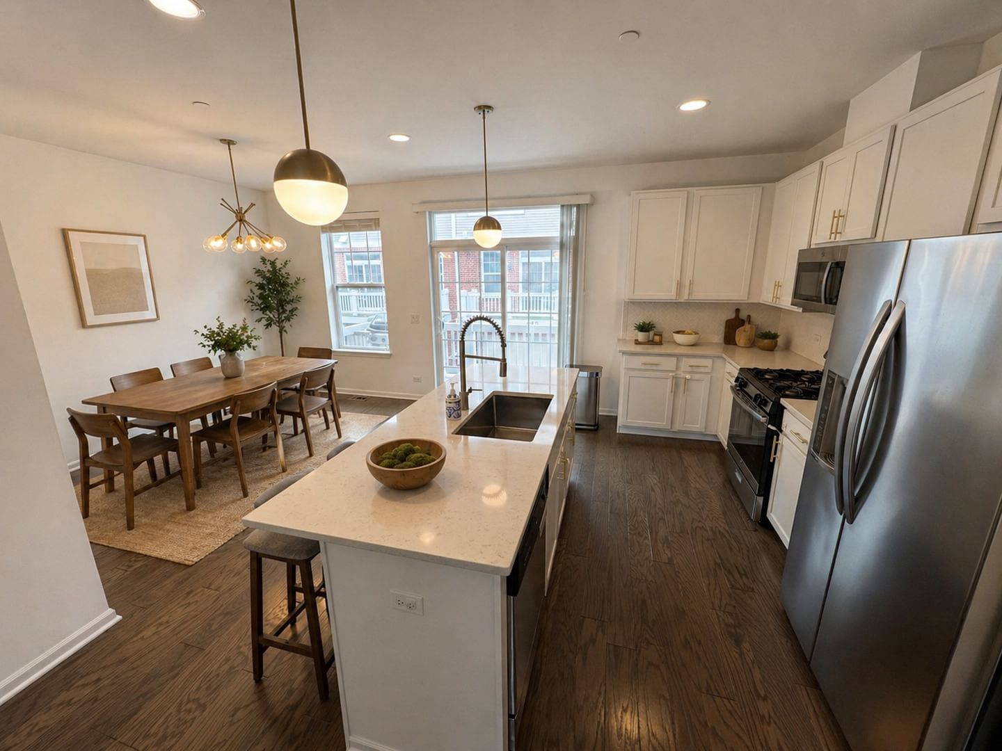 6347 Capulina Avenue, Morton Grove, IL 60053 — living view