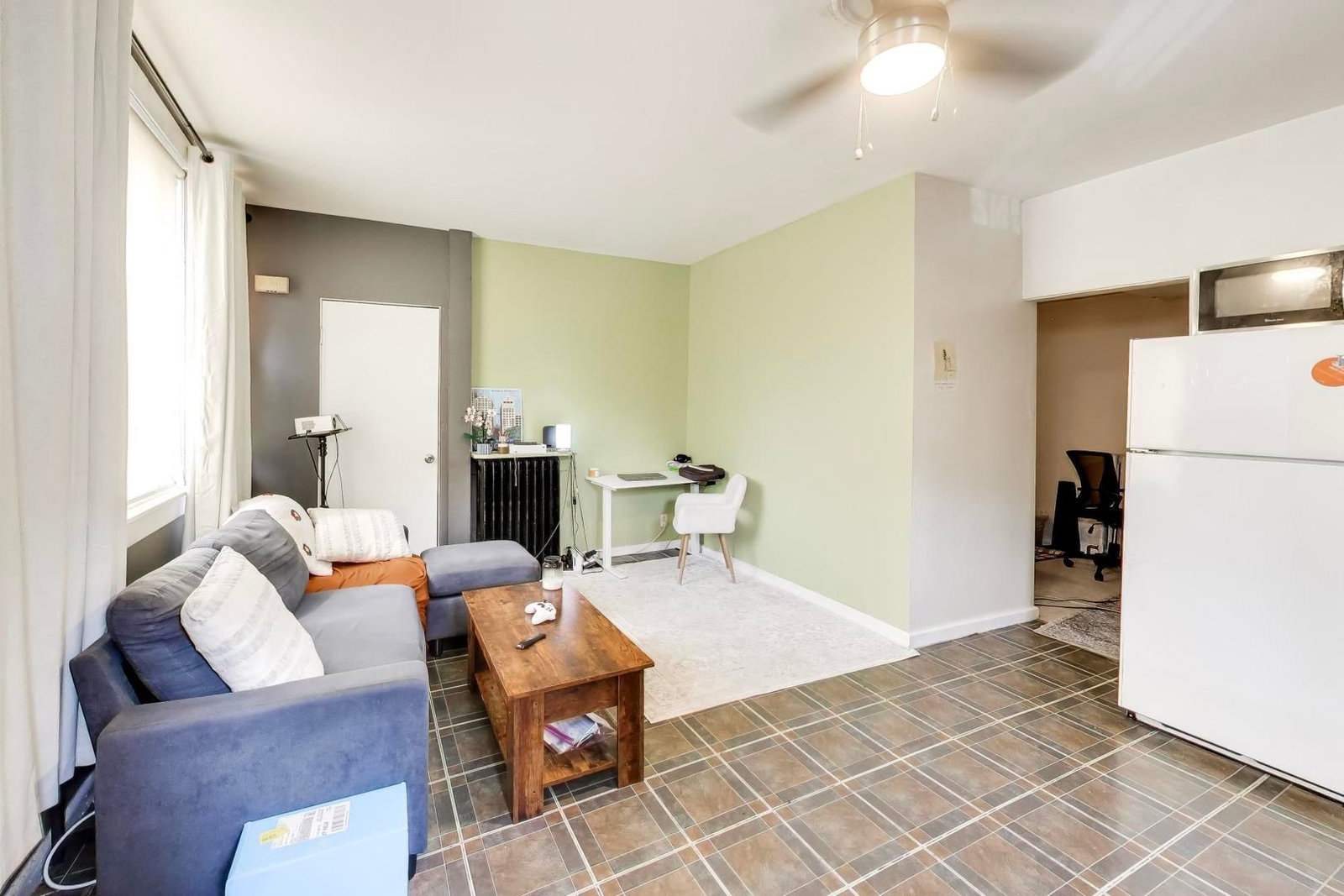 2643 N California Avenue, Chicago, IL 60647 — kitchen view