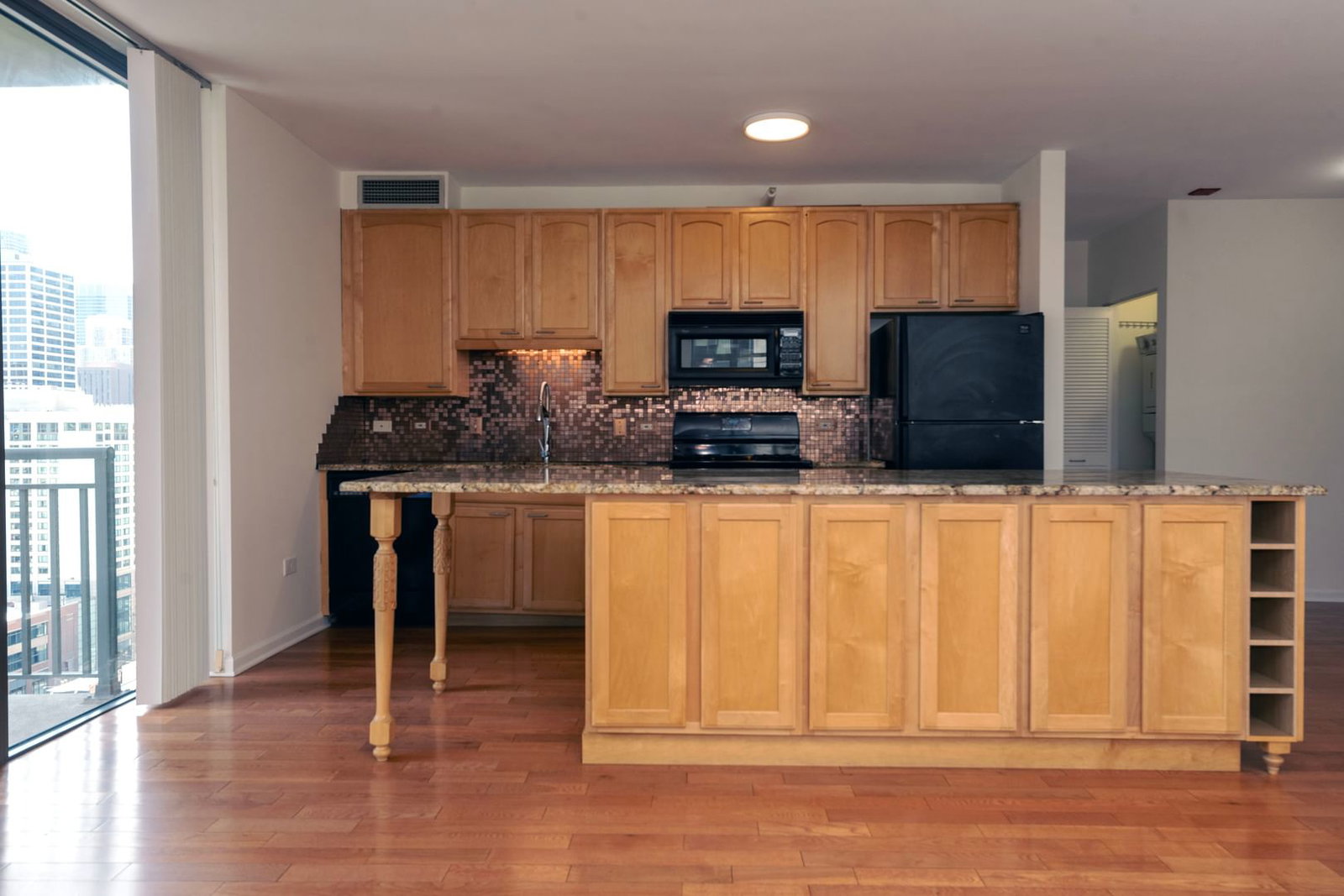 630 N State Street #2202, Chicago, IL 60654 — living view