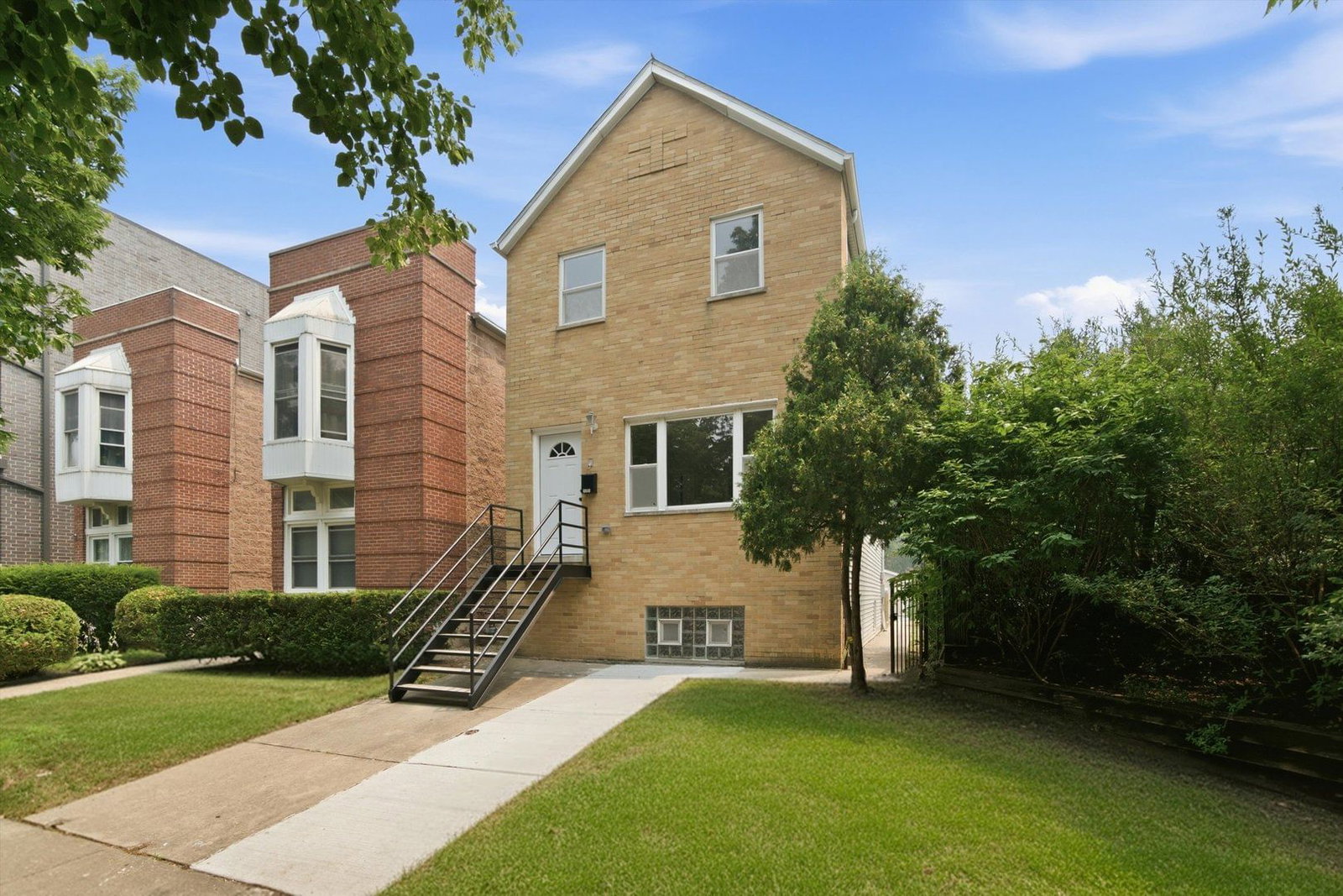 3343 S Michigan Avenue, Chicago, IL 60616 — exterior view
