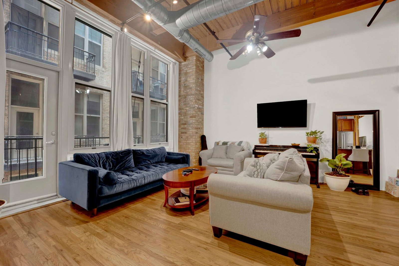 1500 W Monroe Street #210, Chicago, IL 60607 — exterior view