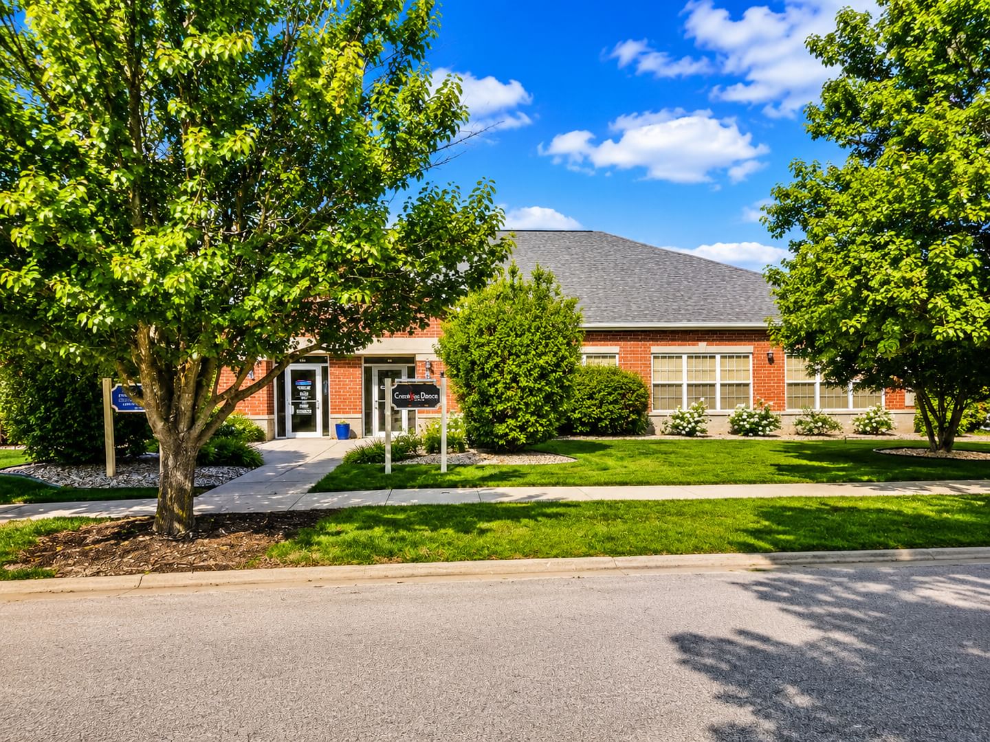 11504 183rd Place #NE, Orland Park, IL 60467 — living view