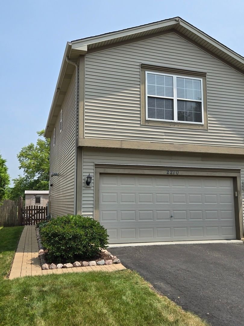 2210 Henning Place, Plainfield, IL 60586 — exterior view