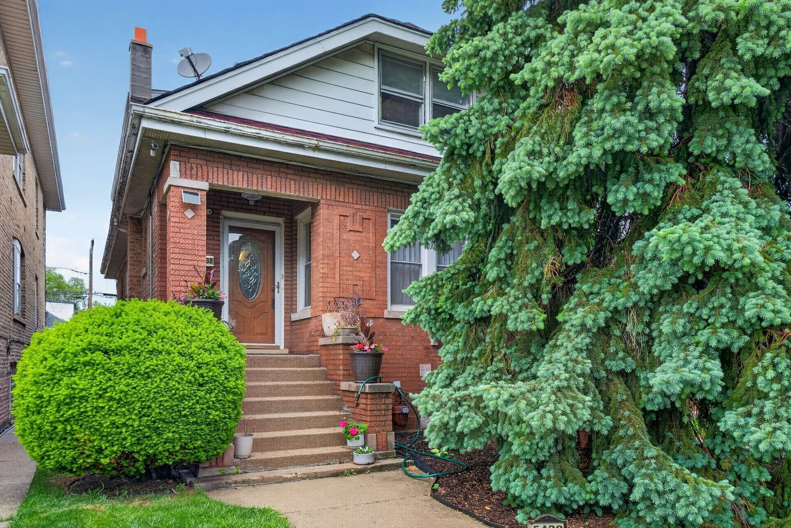 5438 W Melrose Street, Chicago, IL 60641 — exterior view
