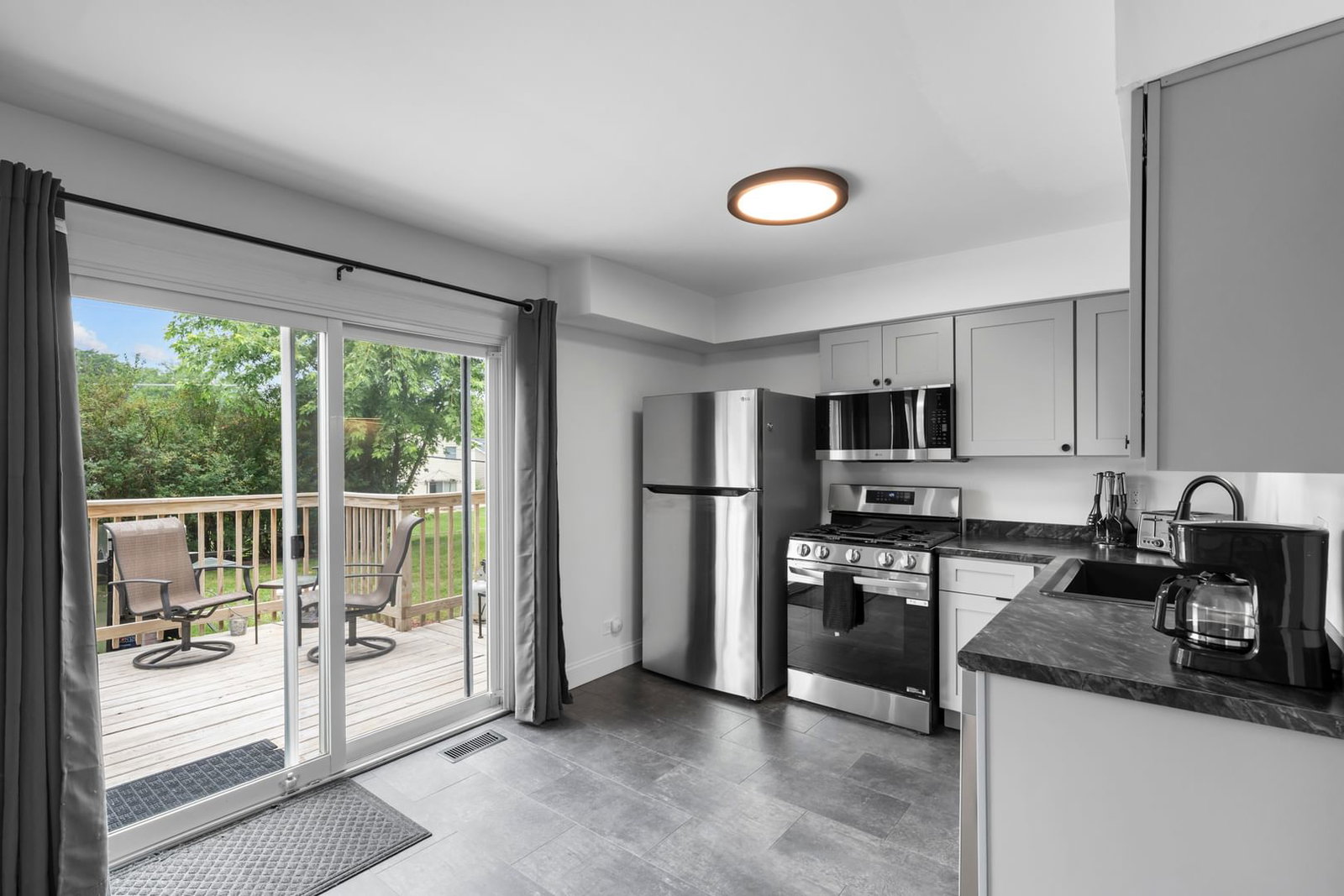 818 Lexington Circle, Hanover Park, IL 60133 — kitchen view