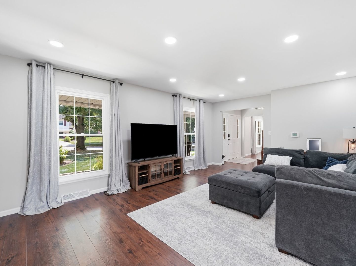 916 Stratford Lane, Downers Grove, IL 60516 — kitchen view