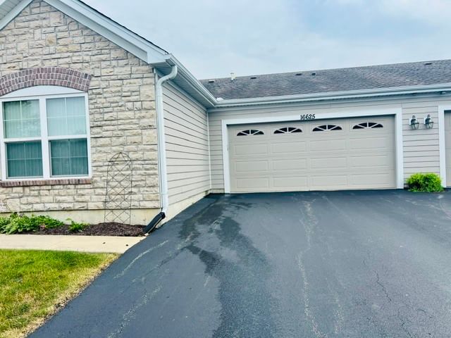 16625 S Fox Run Circle #0, Plainfield, IL 60586 — exterior view