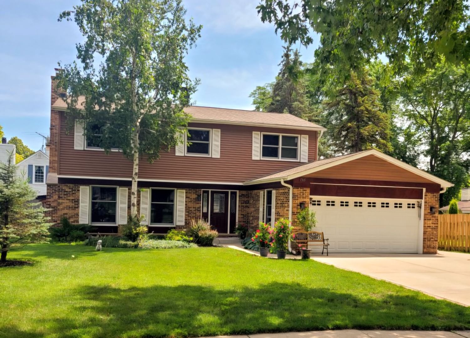 17515 W Winnebago Drive, Grayslake, IL 60030 — exterior view