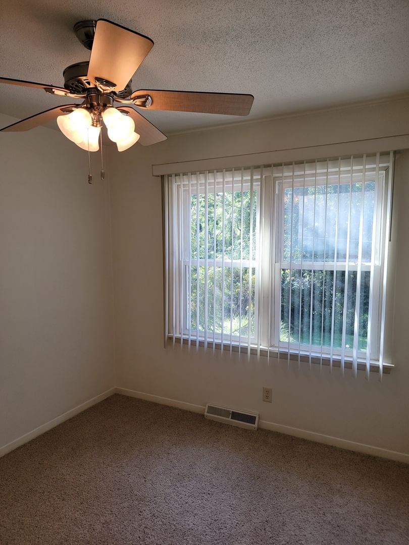 2629 24th Street, Rock Island, IL 61201 — kitchen view