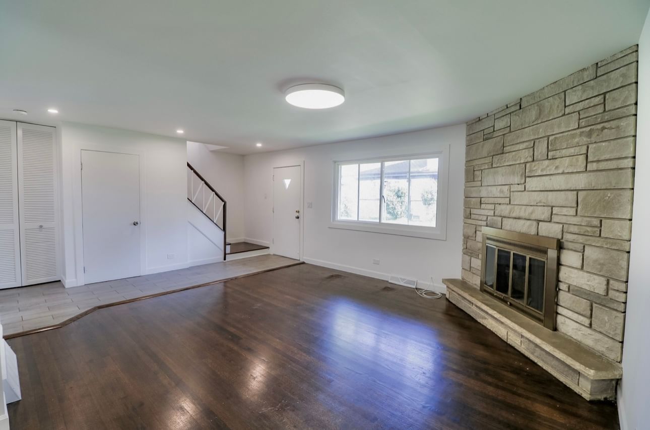 520 Glendale Road, Glenview, IL 60025 — living view