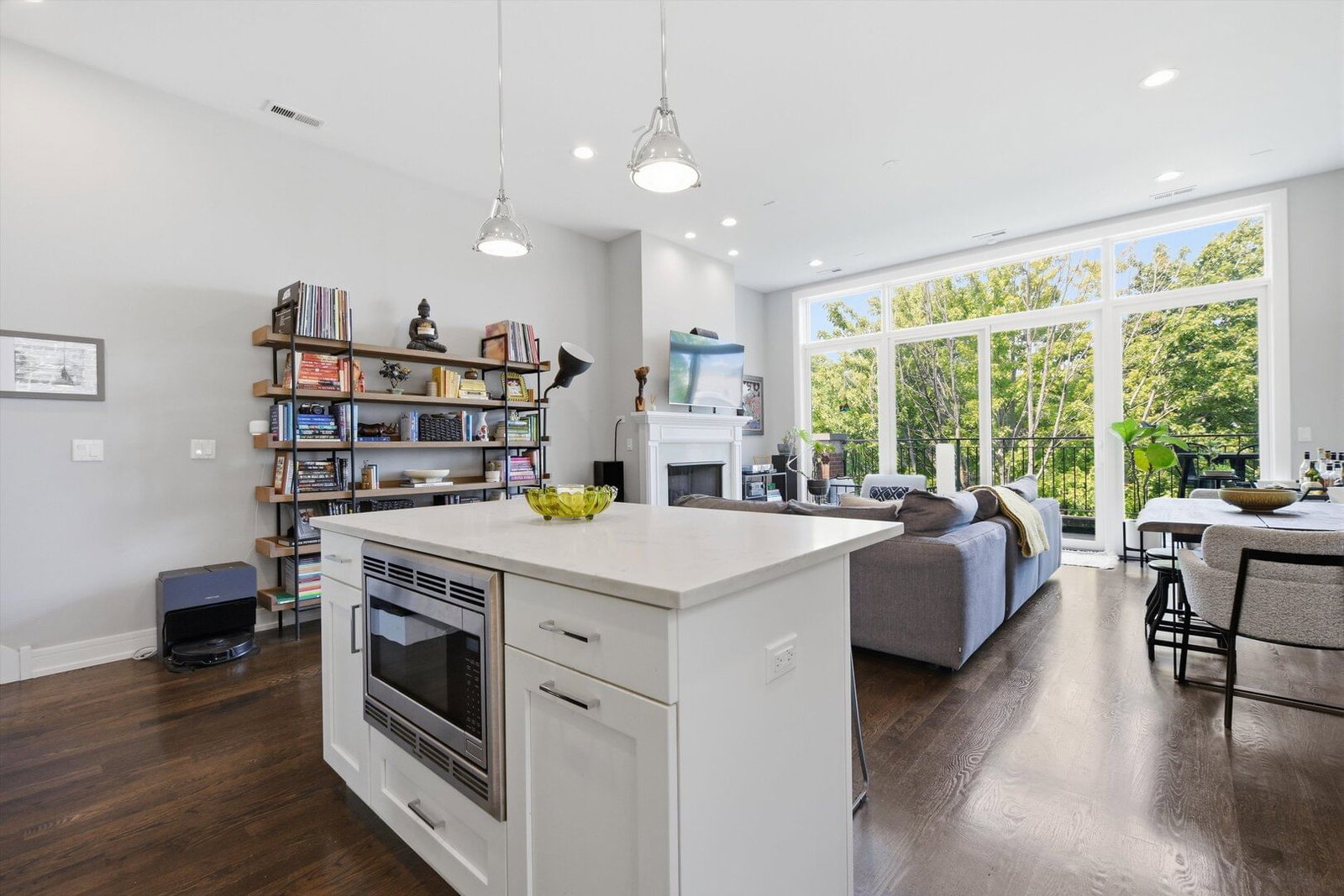 1817 W Iowa Avenue #3, Chicago, IL 60622 — kitchen view