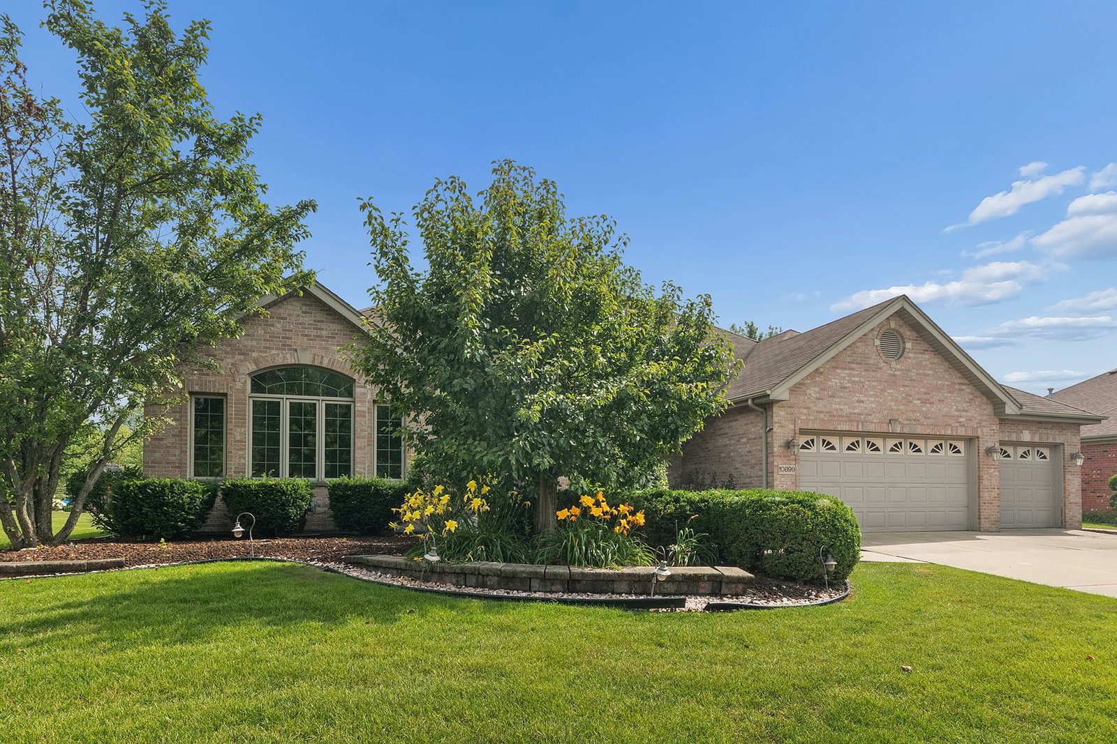 10899 Swallow Tail Lane, Frankfort, IL 60423 — exterior view