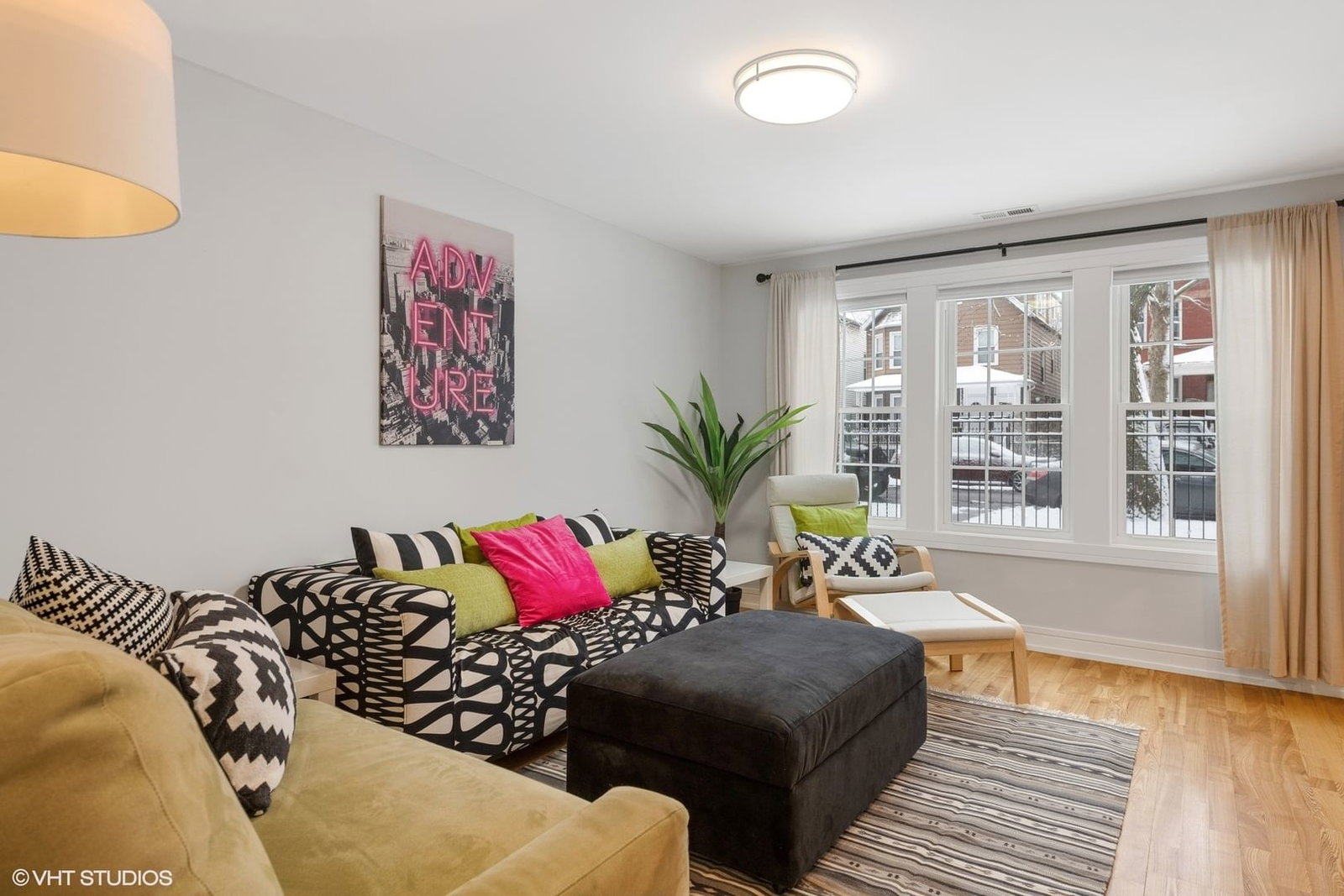 3121 N Monticello Avenue #1, Chicago, IL 60618 — living view