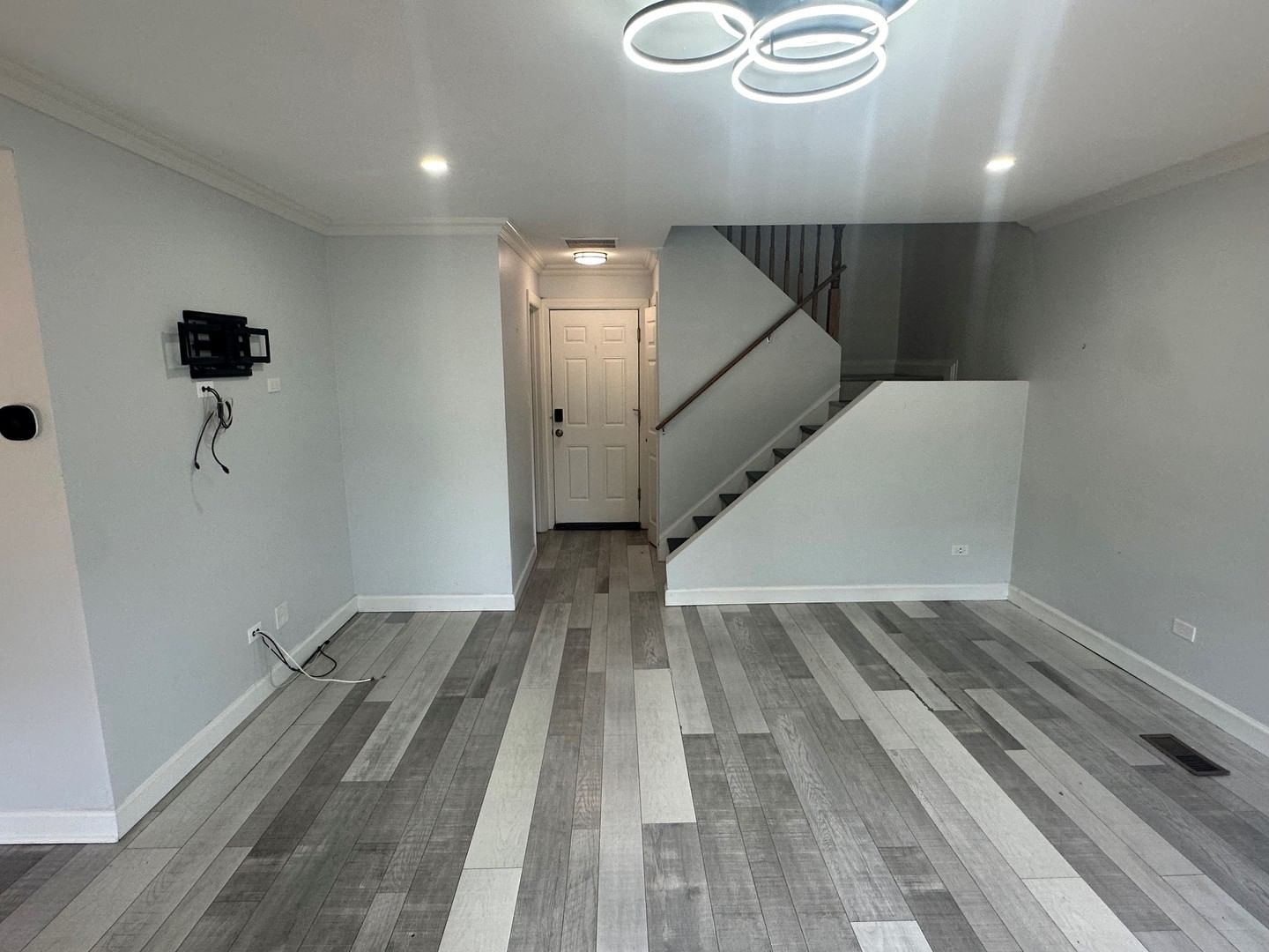 5700 Dutch Mill Court #B, Hanover Park, IL 60133 — kitchen view