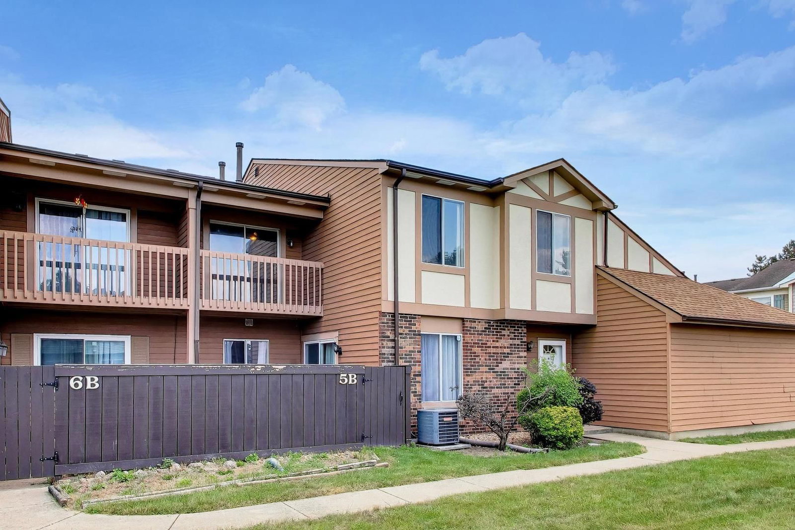 5B Fernwood Drive #5B, Bolingbrook, IL 60440 — exterior view