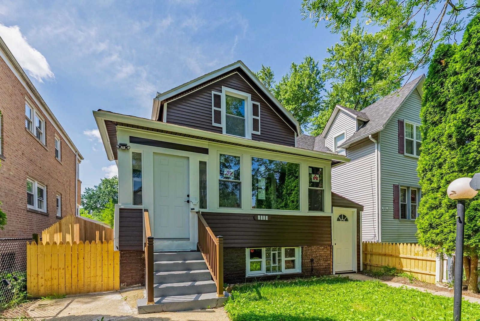 1914 Foster Street, Evanston, IL 60201 — exterior view