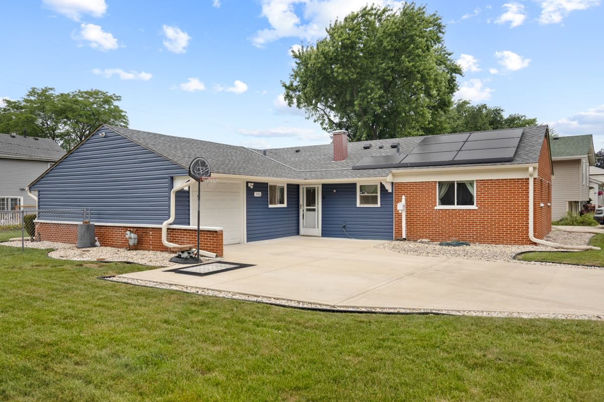 1406 GLEN HILL Drive, Glendale Heights, IL 60139 — exterior view