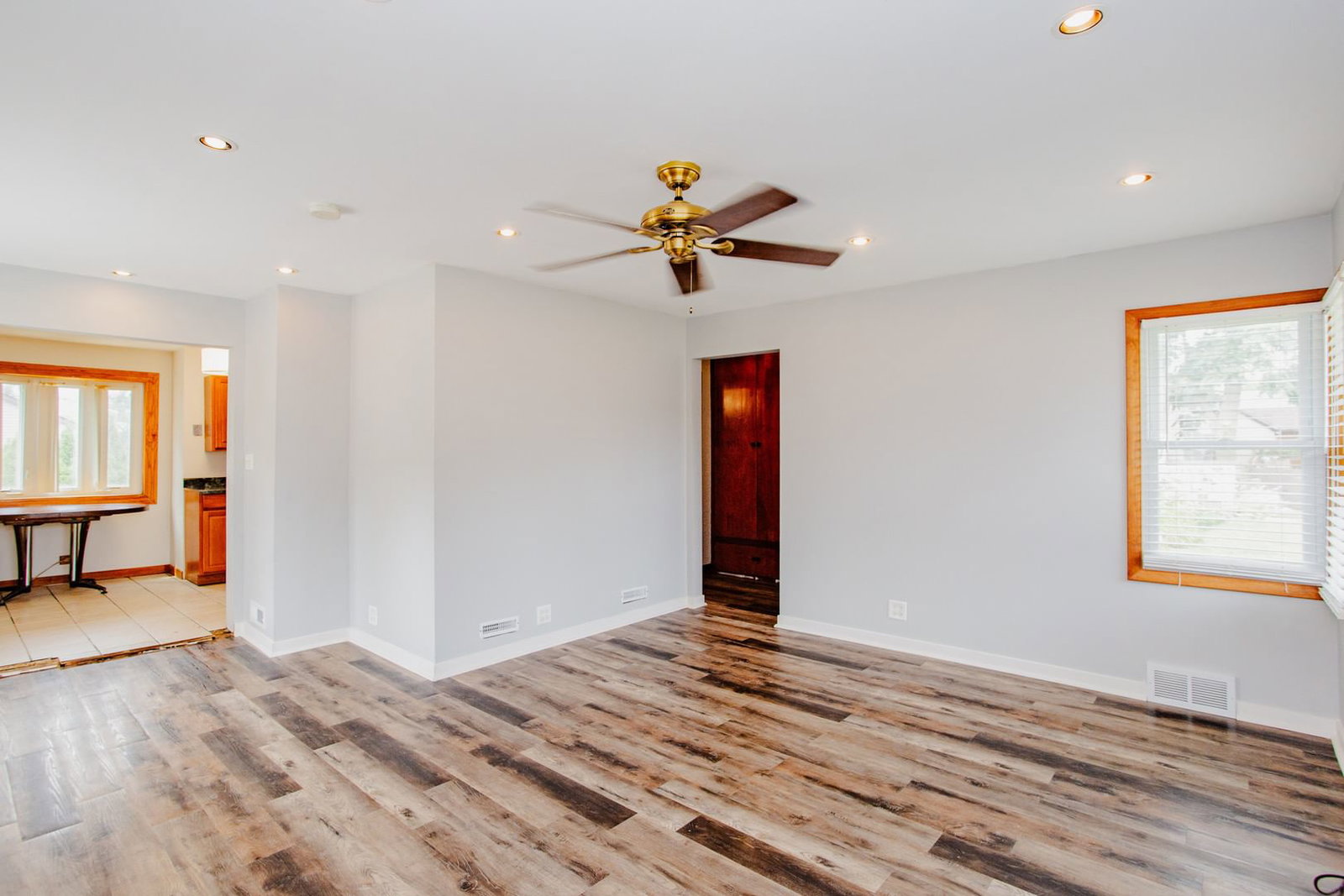 10113 McLean Avenue, Melrose Park, IL 60164 — kitchen view
