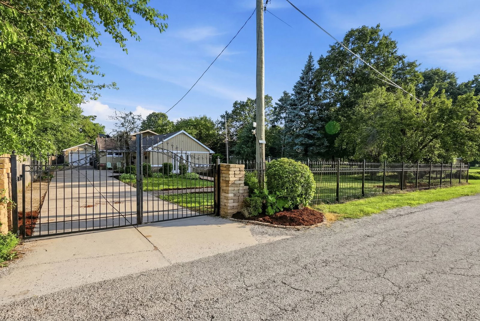 19709 W Schweitzer Road, Joliet, IL 60436 — exterior view