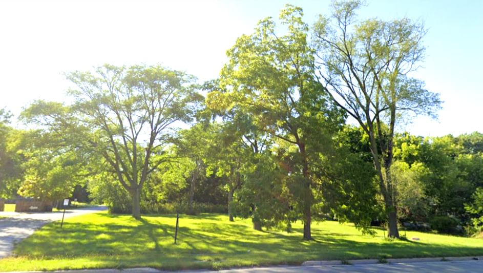 38630 N Sheridan Road, Beach Park, IL 60099 — exterior view