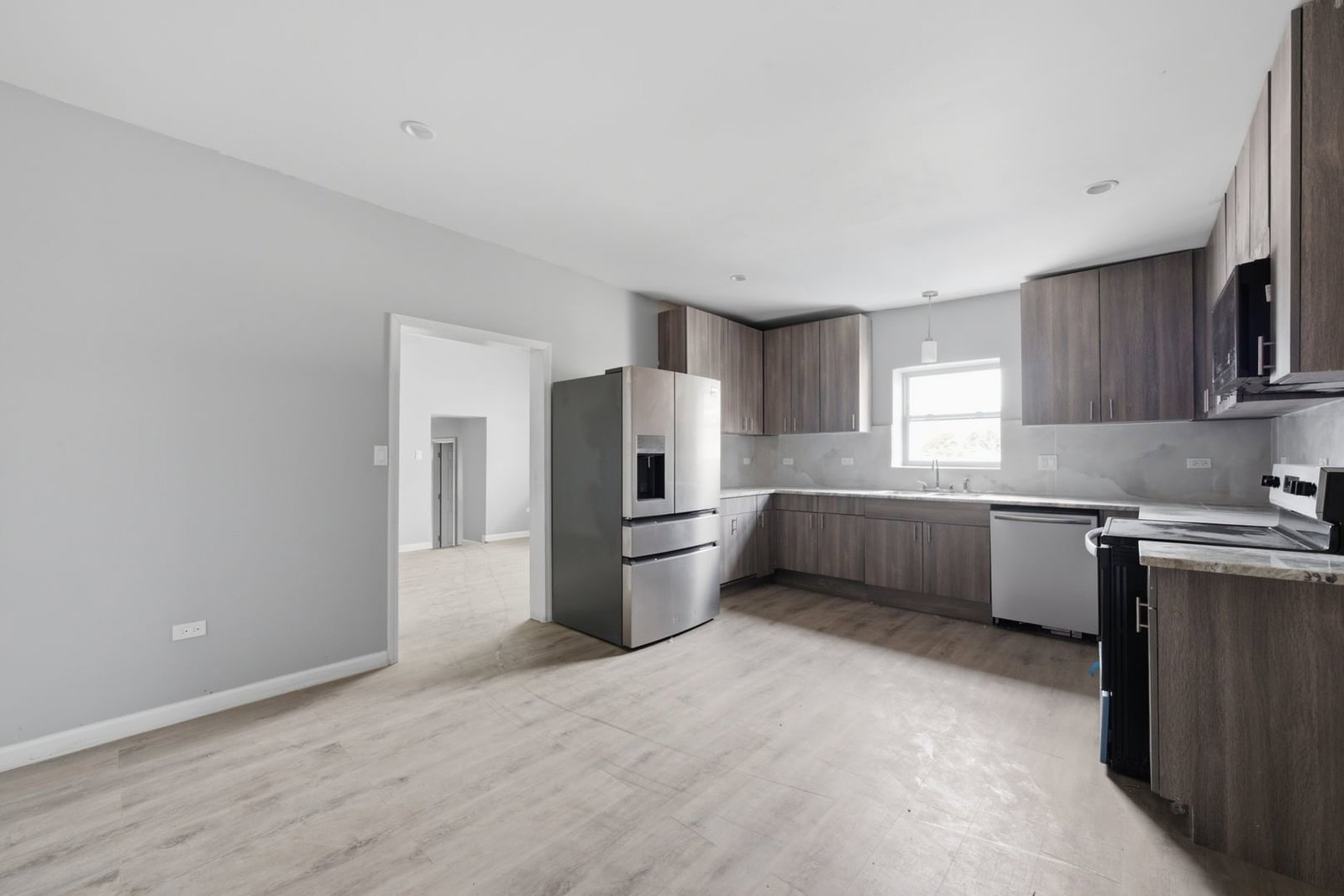 4915 W 30th Street, Cicero, IL 60804 — kitchen view