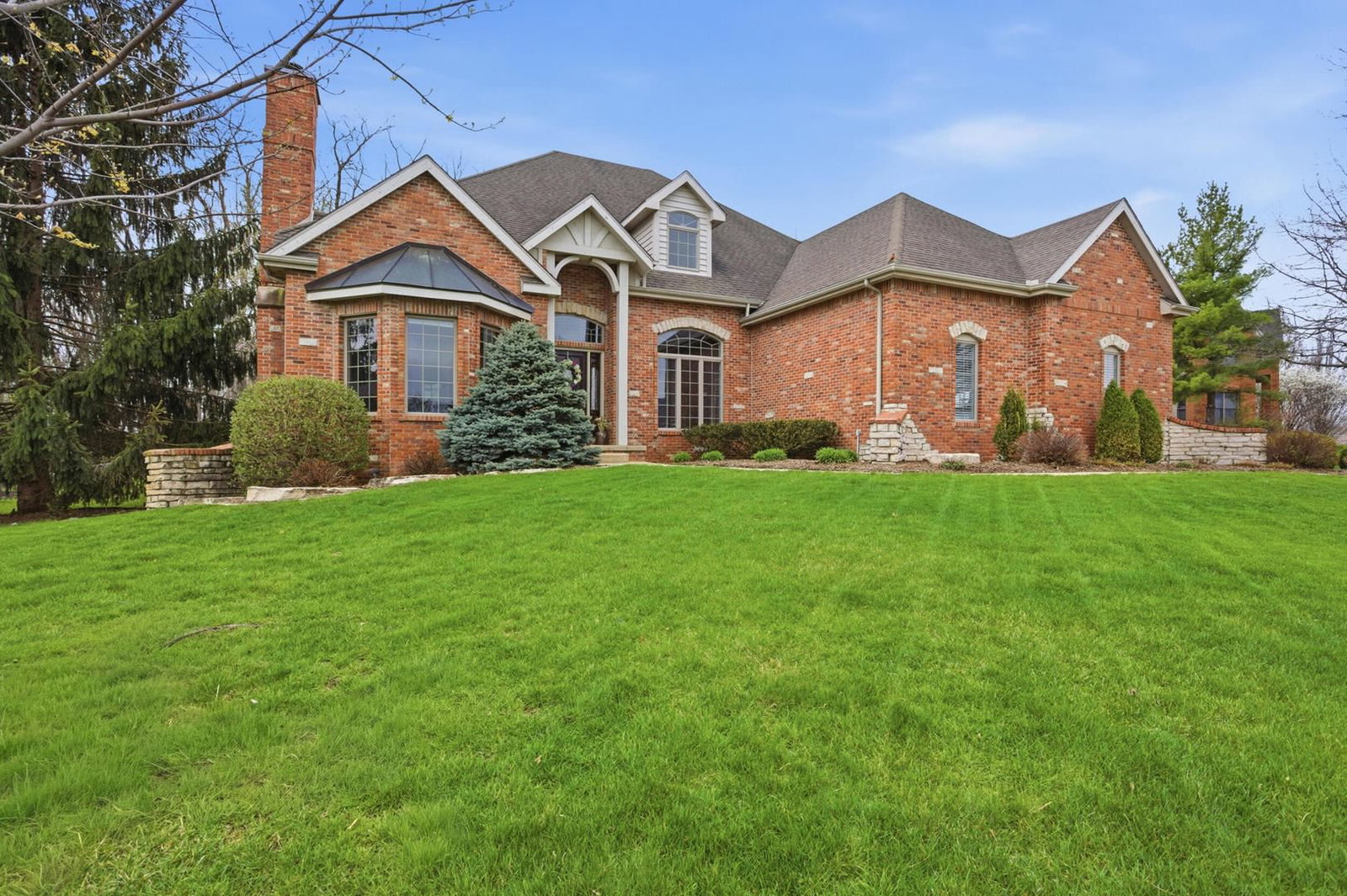 1501 Ridgefield Drive, Mahomet, IL 61853 — exterior view
