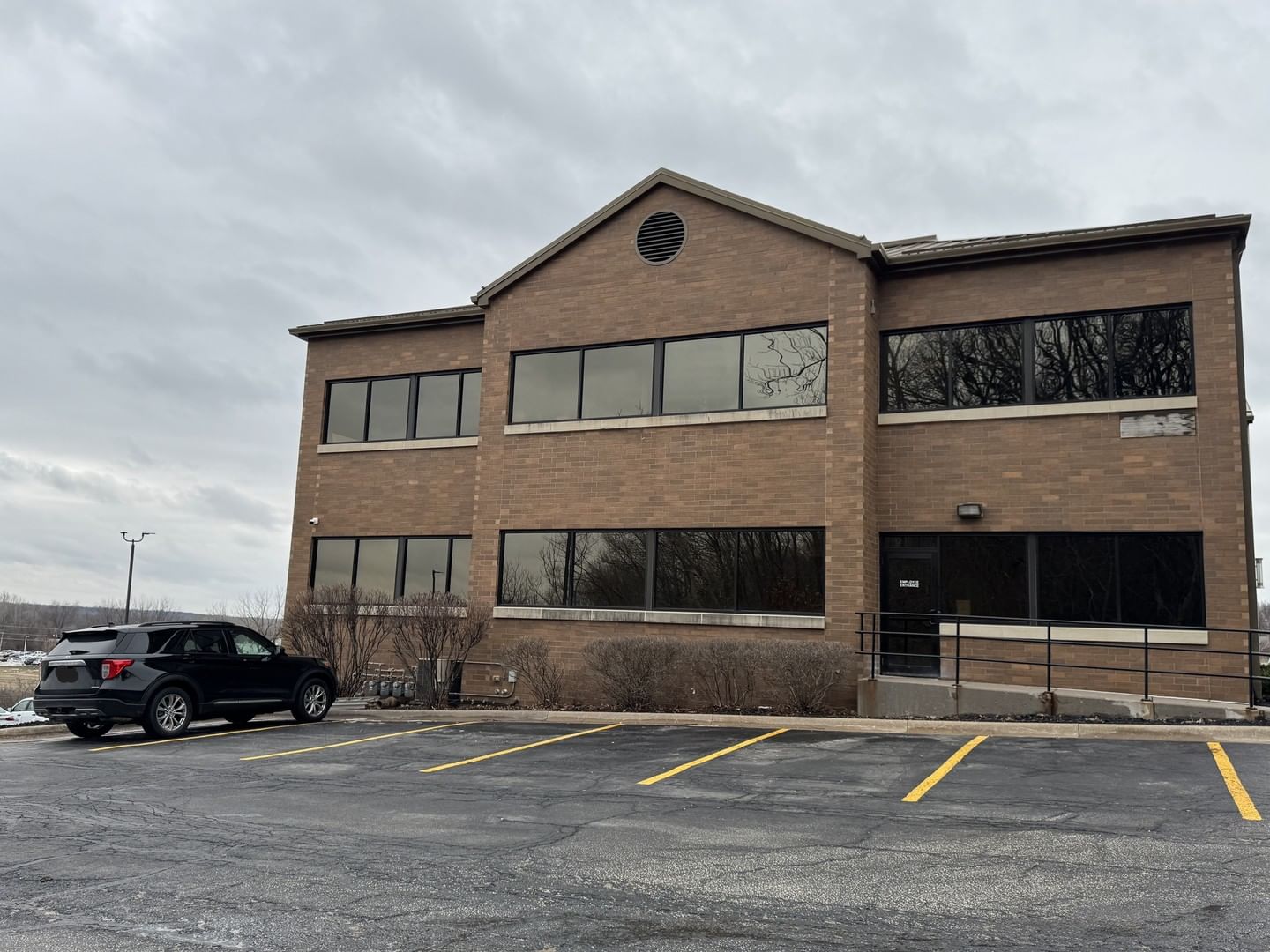 7017 John Deere Parkway, Moline, IL 61265 — exterior view