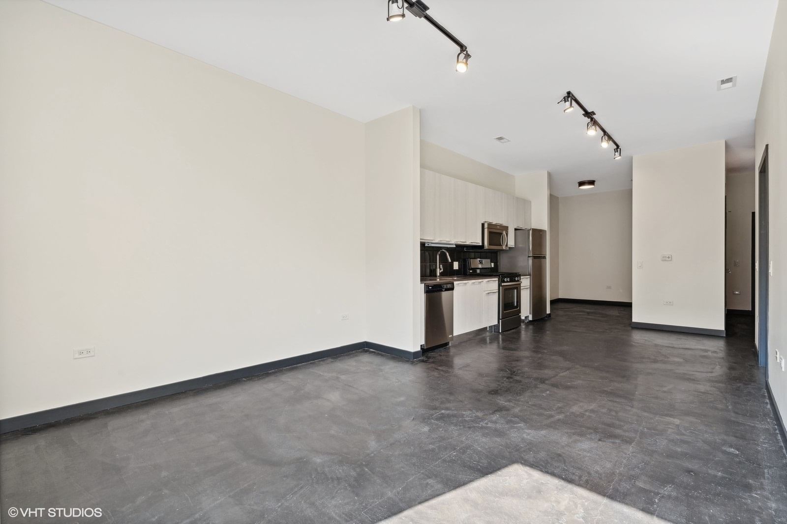 1647 N Milwaukee Avenue #304, Chicago, IL 60647 — exterior view