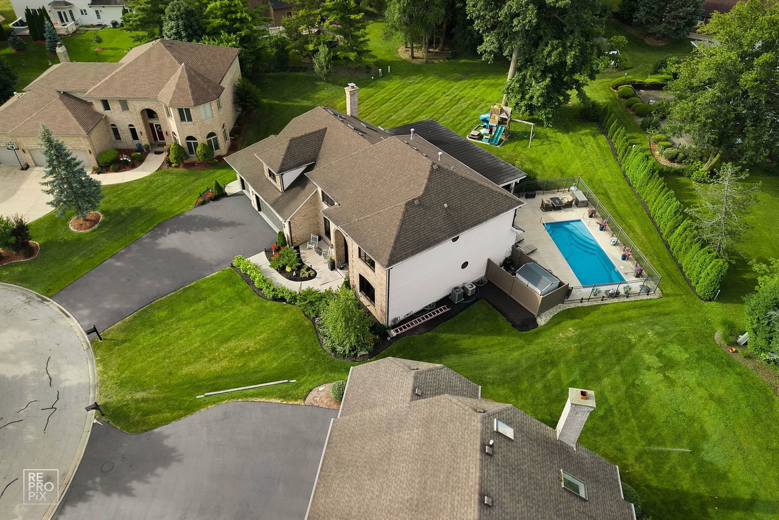 392 Crestwood Court, Wood Dale, IL 60191 — exterior view