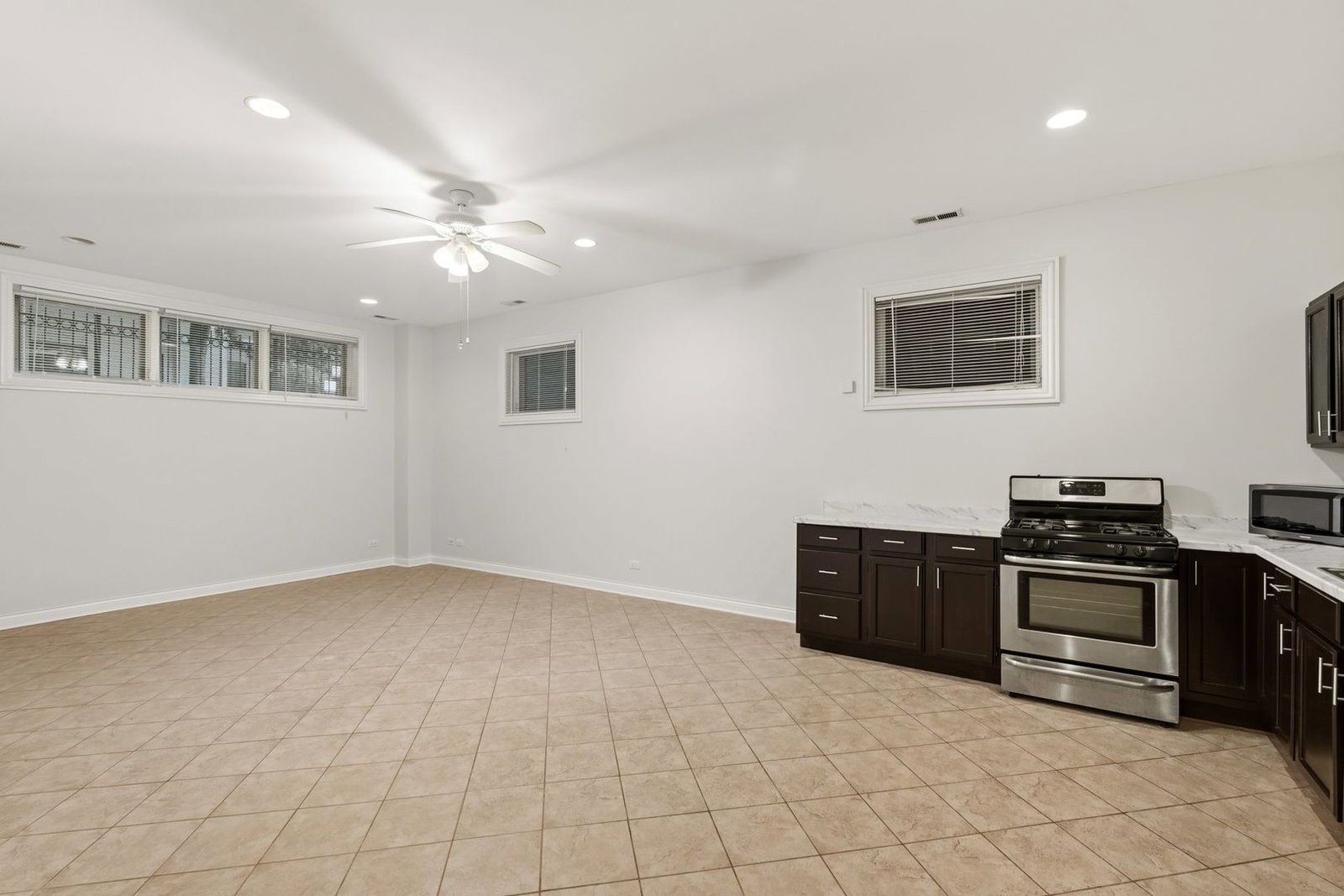 938 N Washtenaw Avenue #G, Chicago, IL 60622 — exterior view