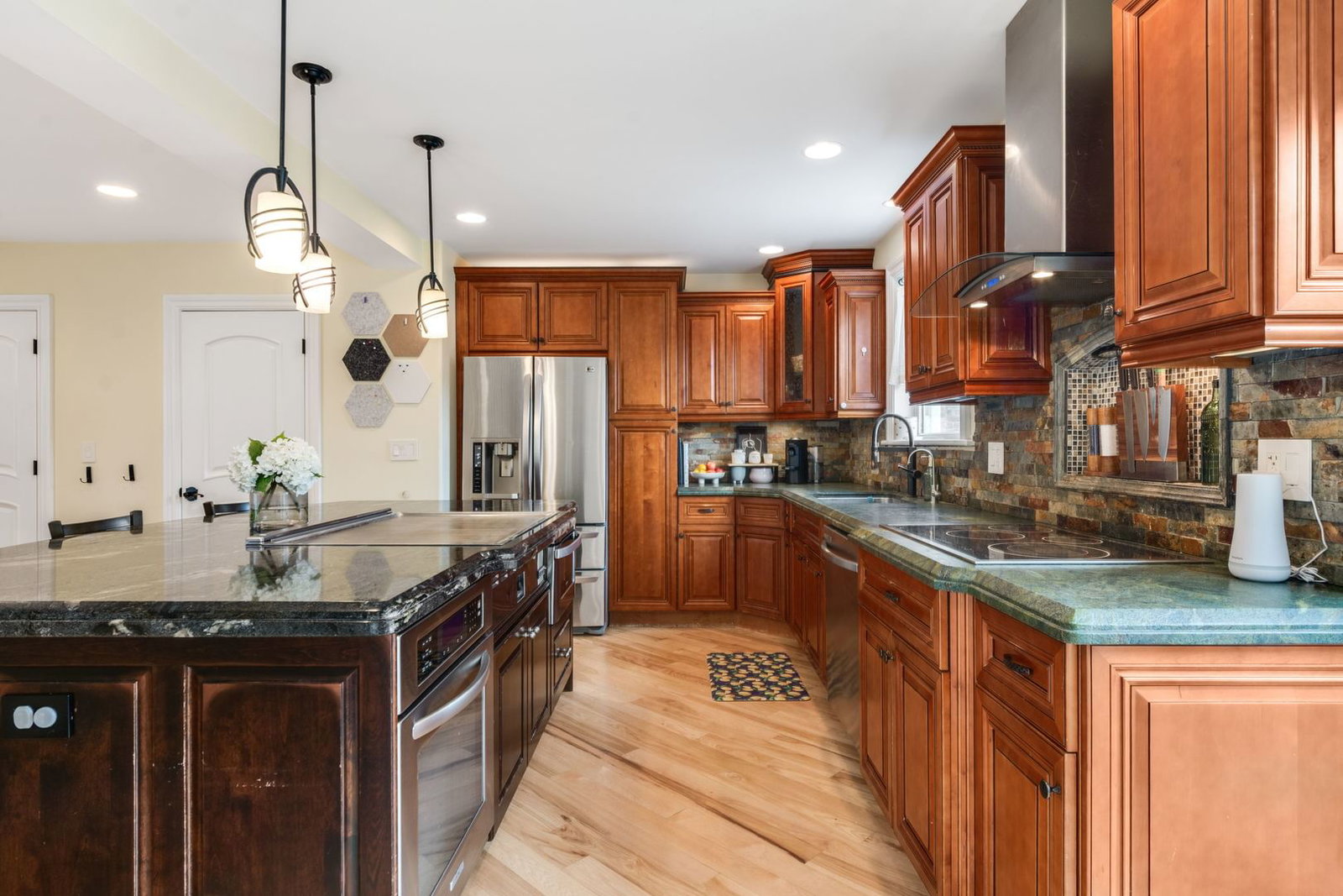 3634 N Pontiac Avenue, Chicago, IL 60634 — kitchen view