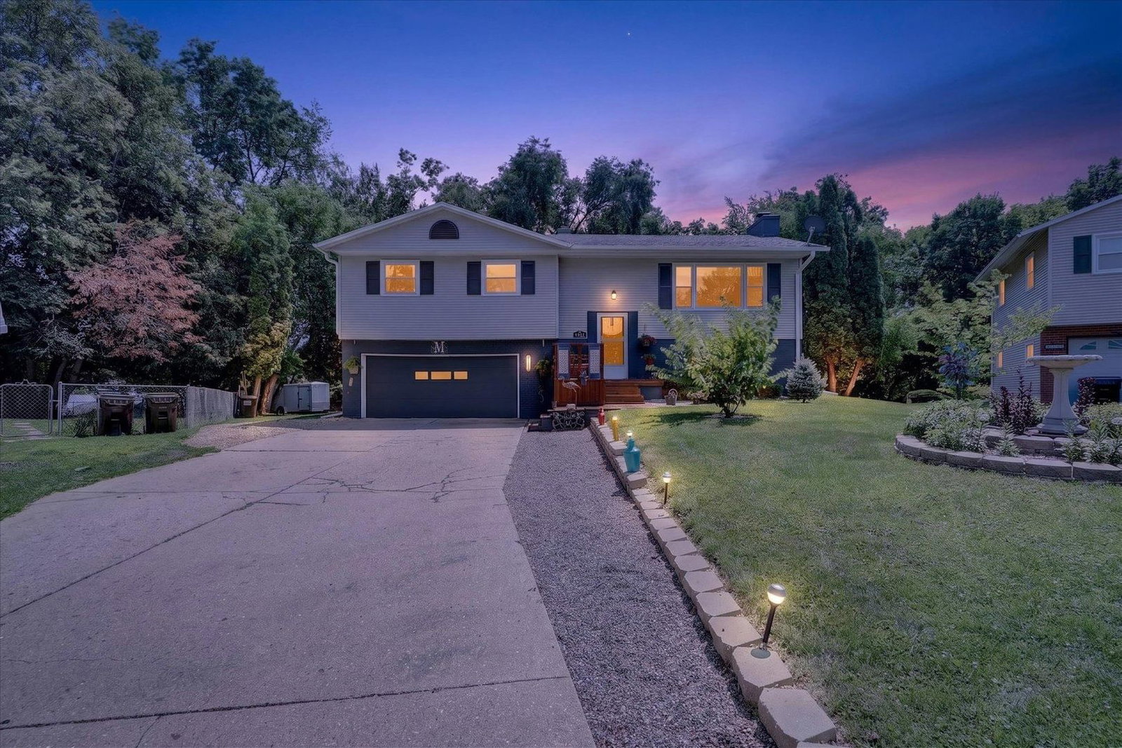 1821 Middlebury Road, Freeport, IL 61032 — exterior view