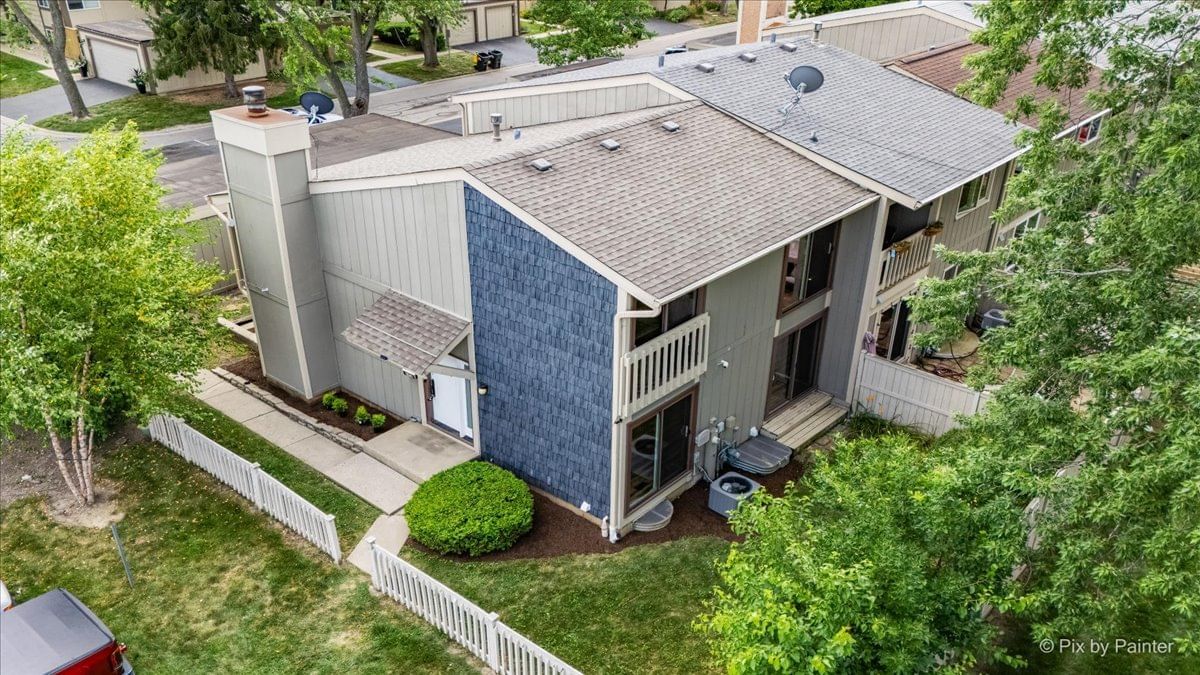 642 Glacier Trail, Roselle, IL 60172 — exterior view