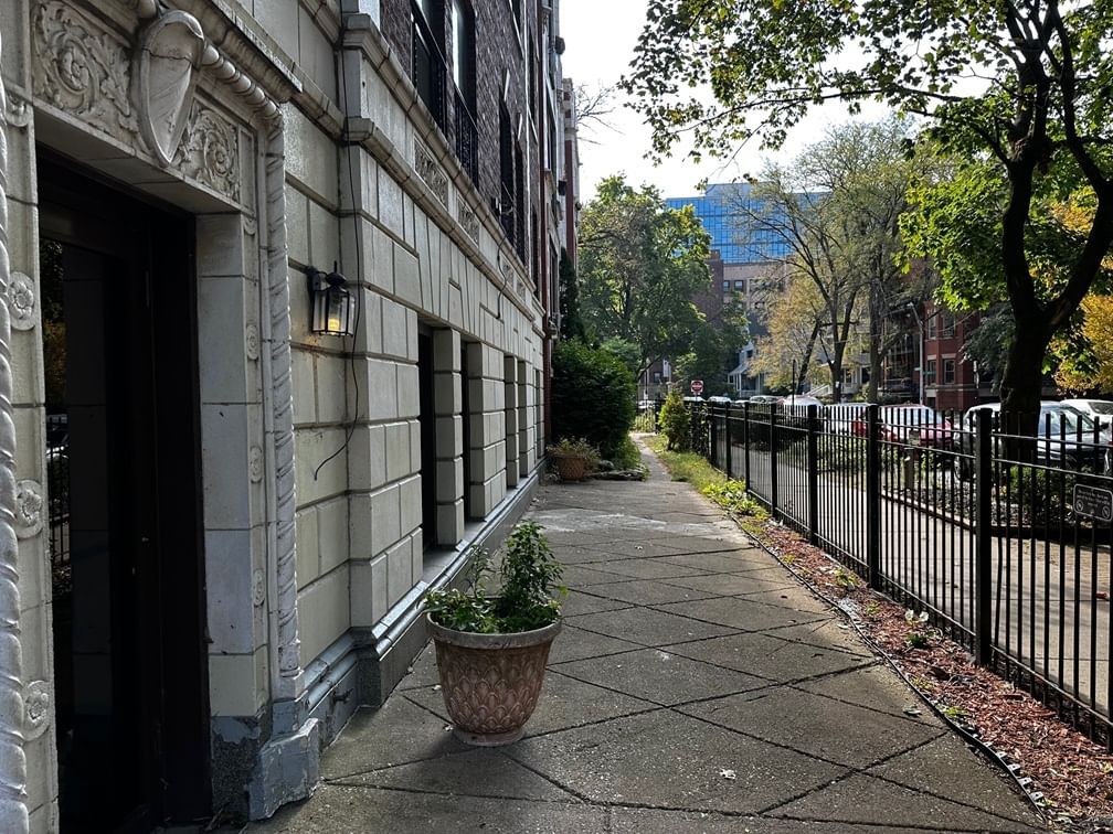 5135 S KENWOOD Avenue #402, Chicago, IL 60615 — exterior view