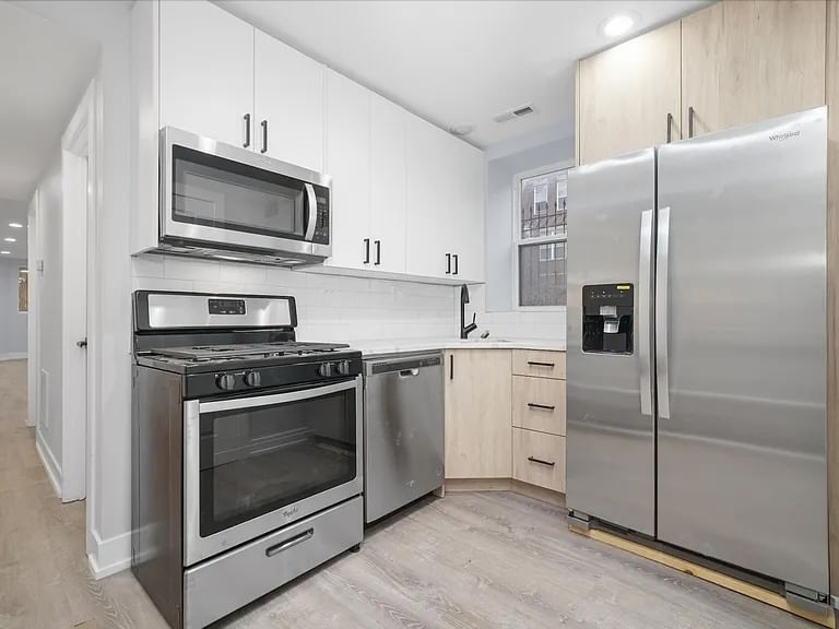 1916 N Ridgeway Avenue #GDN, Chicago, IL 60647 — bedrooms view