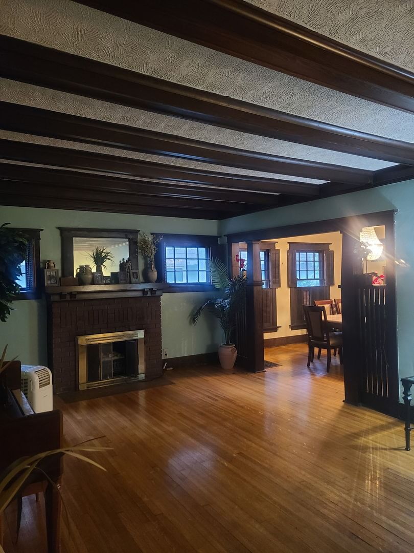 607 N Raynor Avenue, Joliet, IL 60435 — living view
