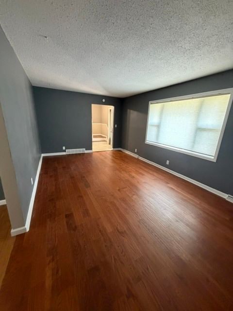2206 E 32nd Street, Davenport, IA 52807 — kitchen view