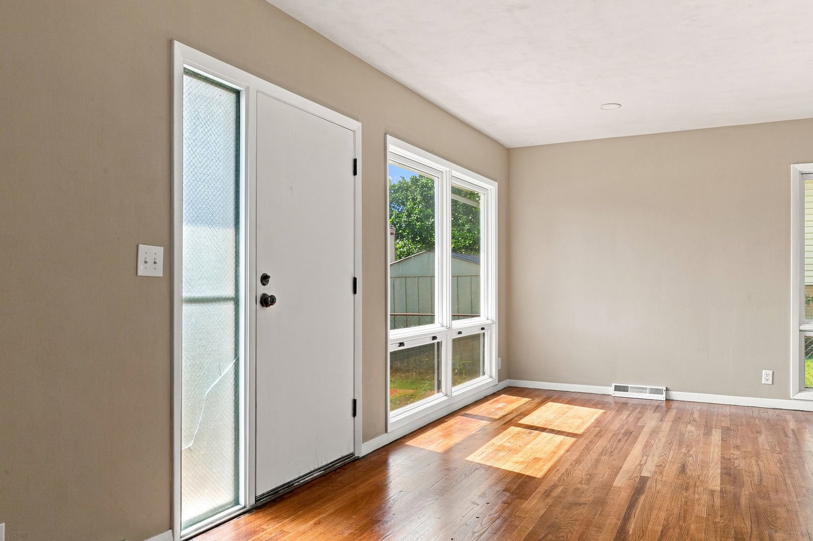 5011 48th Street, Moline, IL 61265 — kitchen view