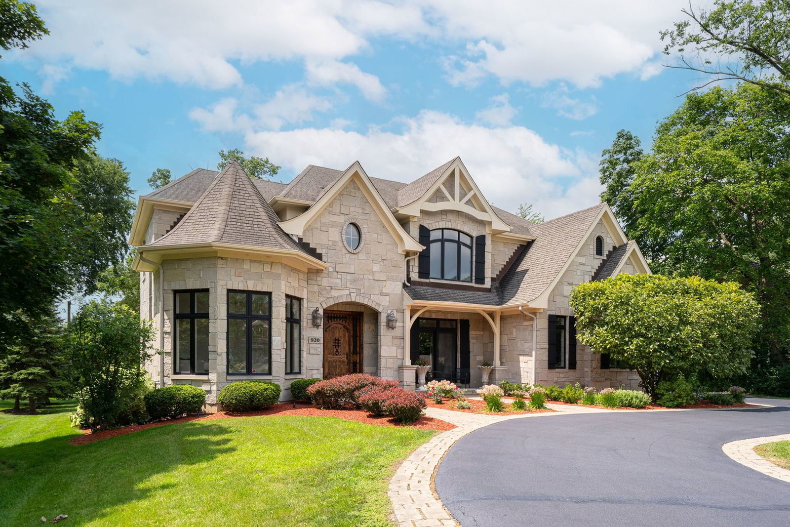 920 Raleigh Road, Glenview, IL 60025 — exterior view