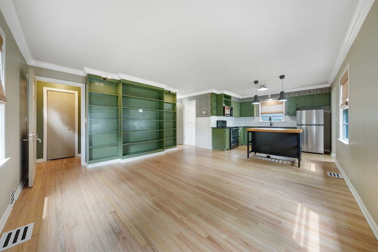 507 W Wesley Street #1, Wheaton, IL 60187 — kitchen view