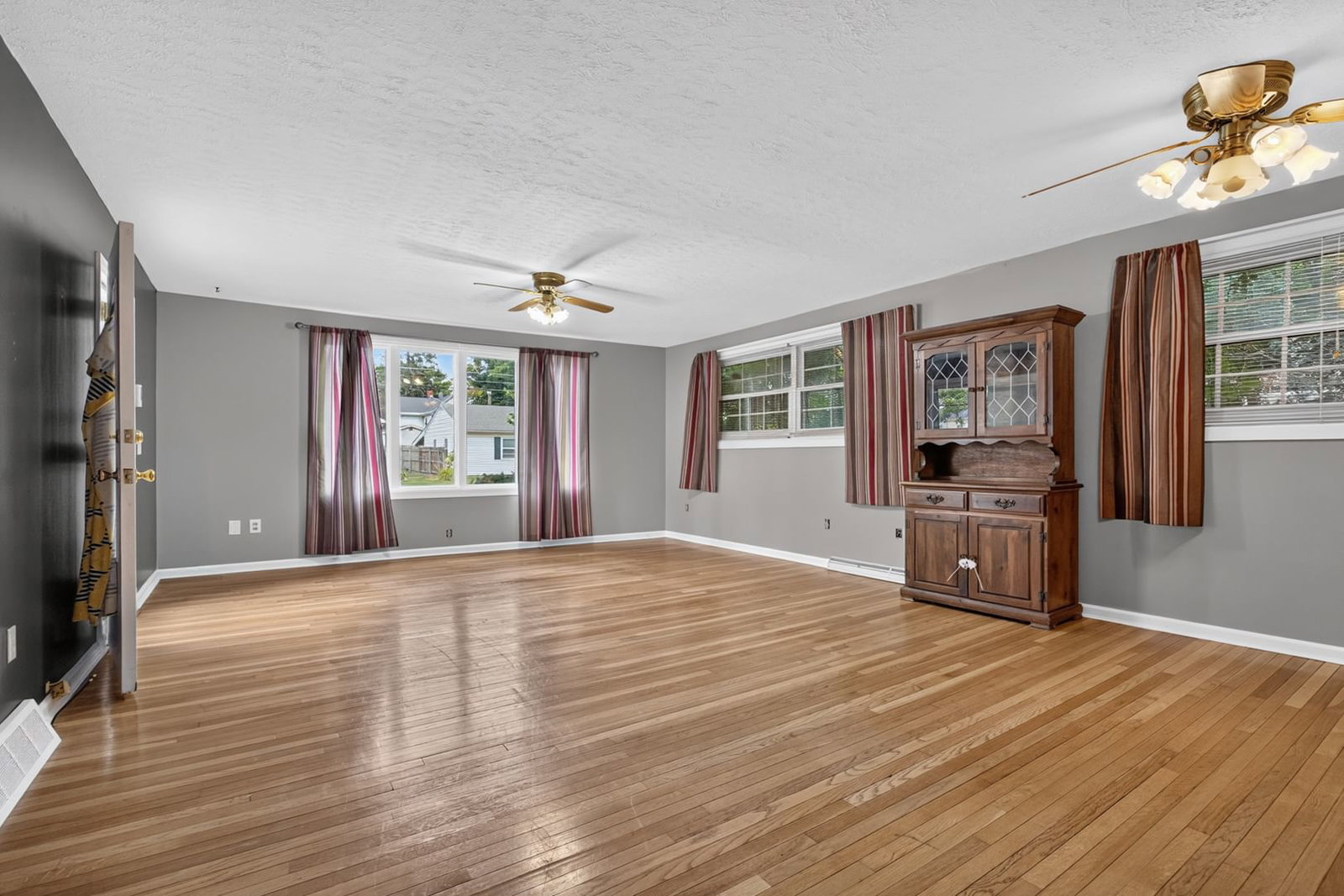 1406/1408 S East Street, Bloomington, IL 61701 — kitchen view
