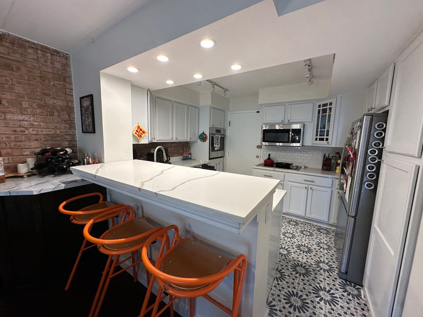 651 W Sheridan Road #3D, Chicago, IL 60613 — living view