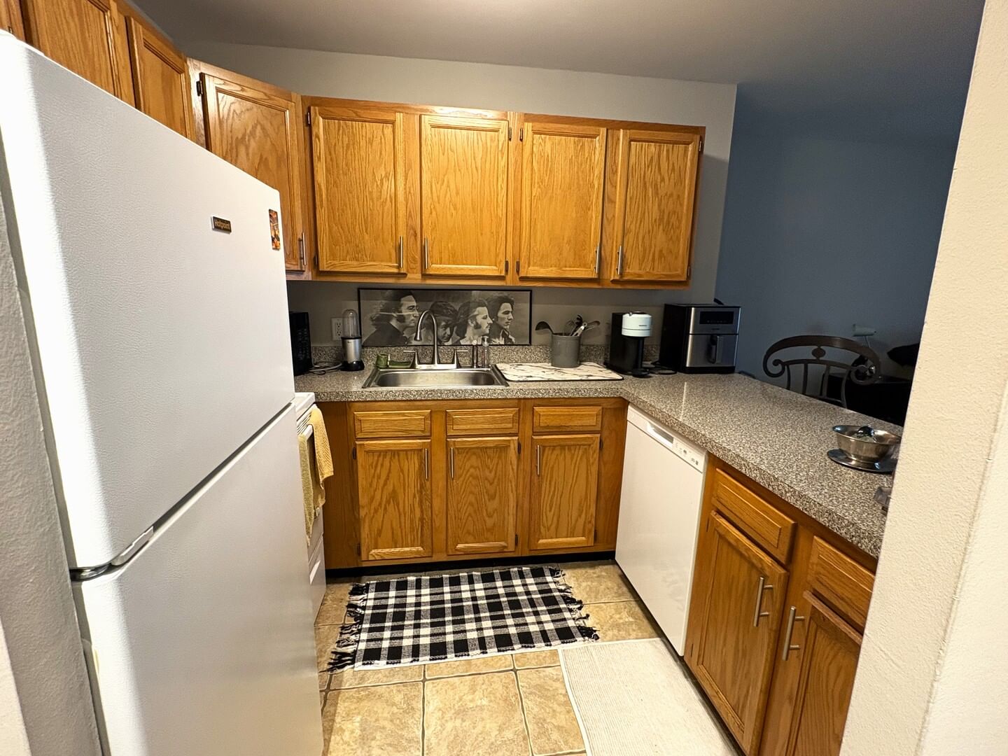 5810 Oakwood Drive #5C, Lisle, IL 60532 — living view