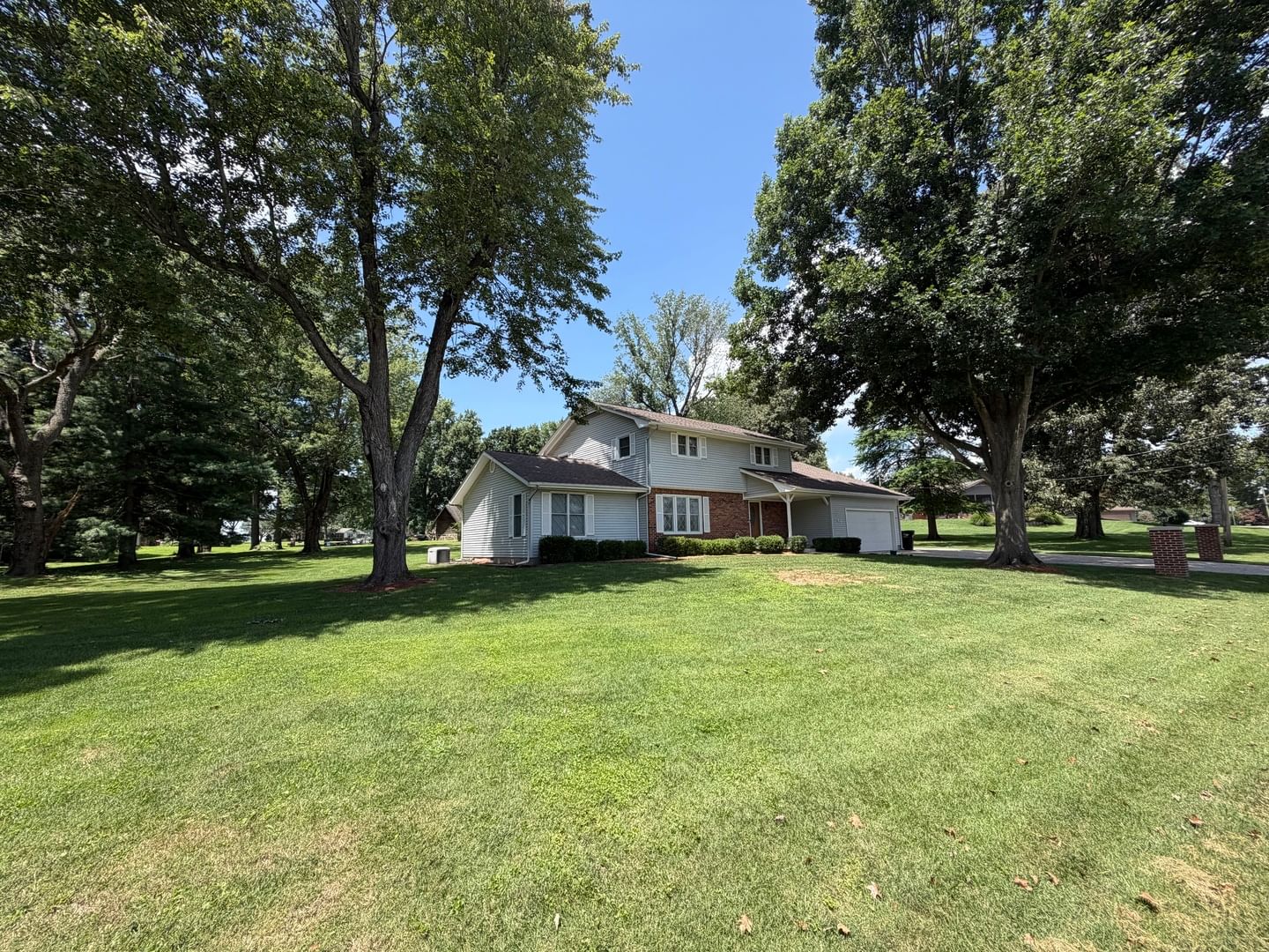 42 Hilanoa Drive, Metropolis, IL 62960 — exterior view