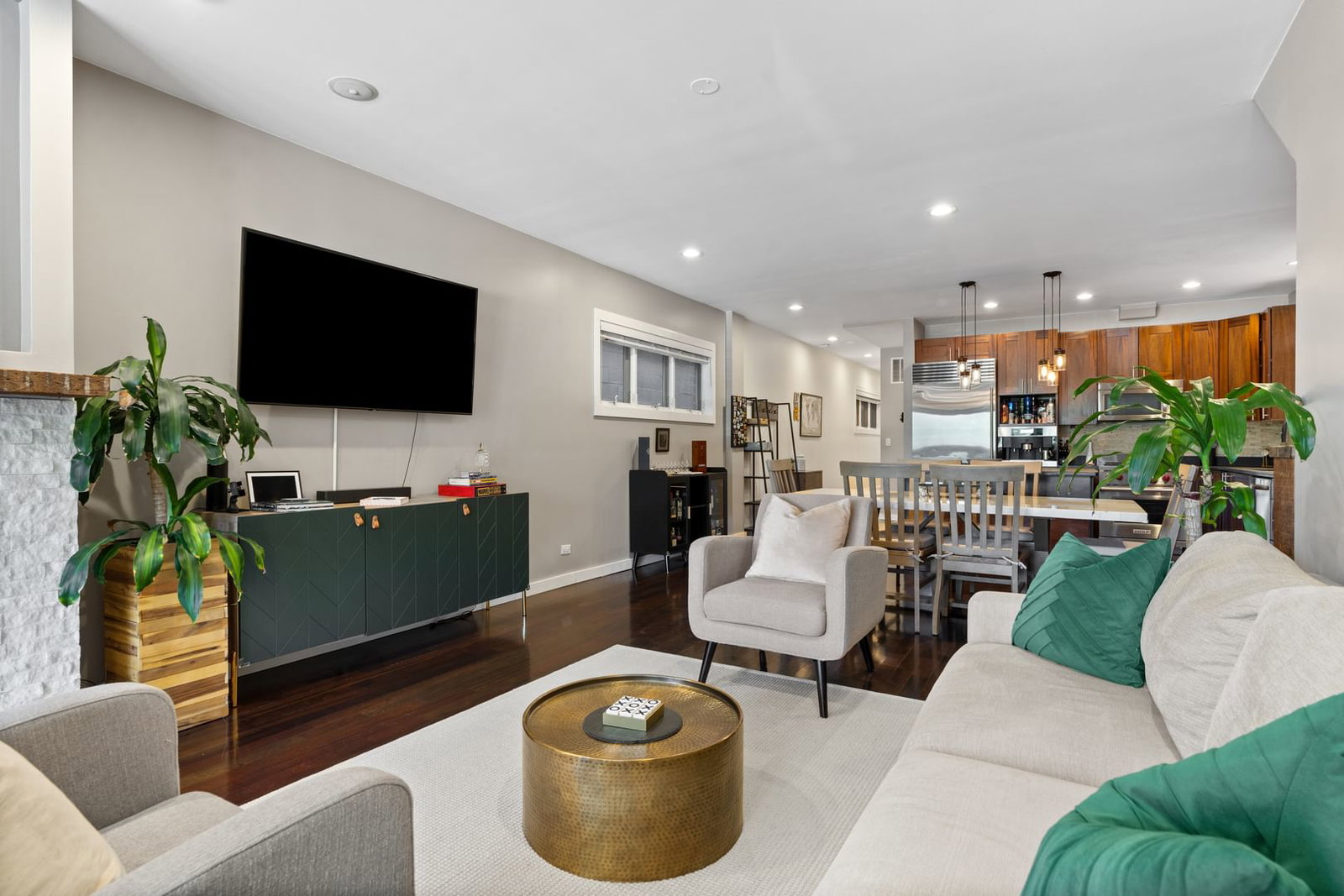 1461 W Grand Avenue #1, Chicago, IL 60642 — kitchen view