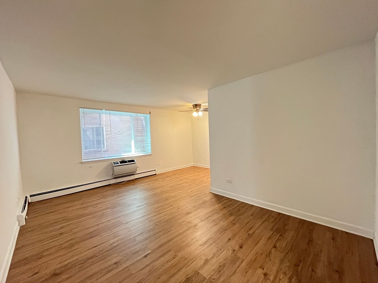 516 W Melrose Street #406, Chicago, IL 60657 — exterior view