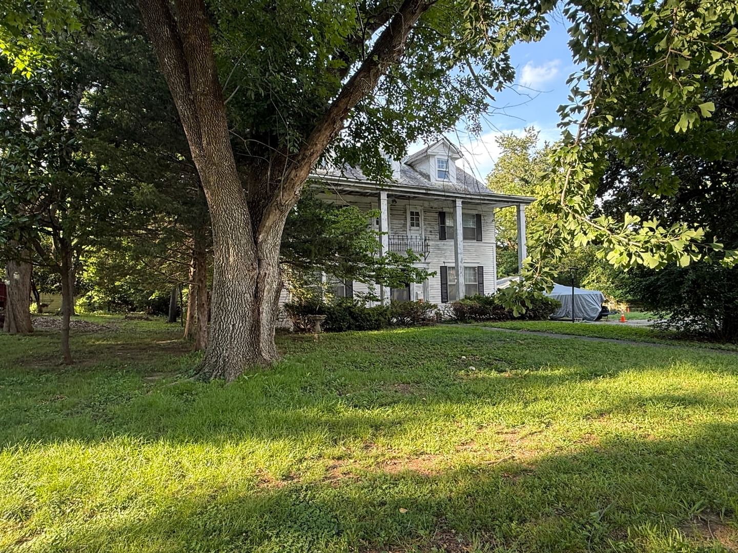 508 W Oak Street, Carbondale, IL 62901 — exterior view