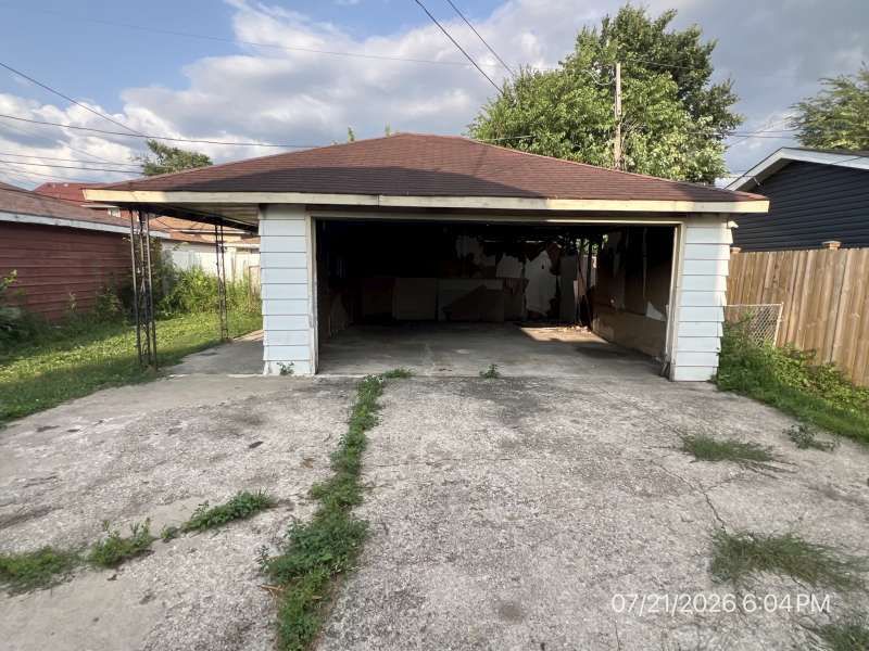 11039 S Wallace Street, Chicago, IL 60628 — kitchen view