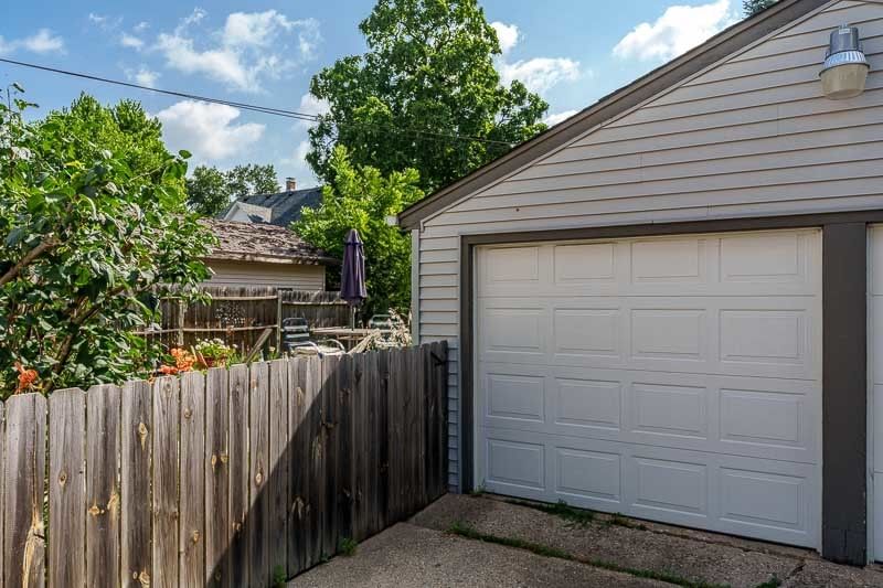1810 8th Street, Rockford, IL 61104 — kitchen view