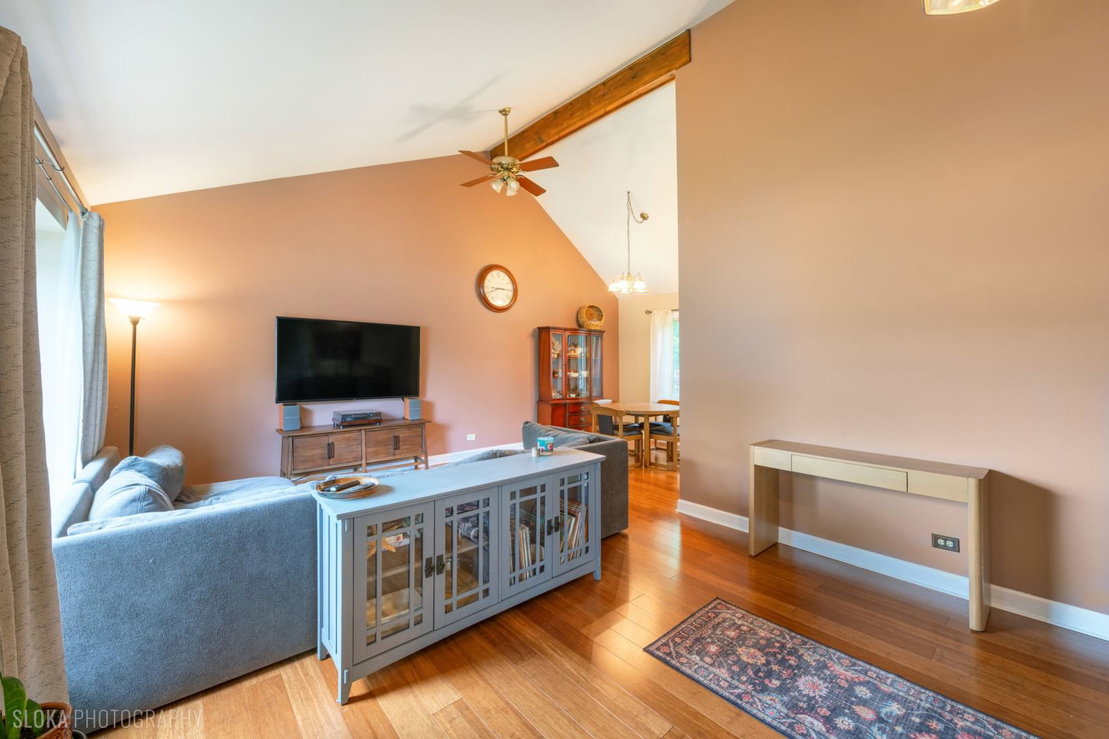 1152 Pinetree Lane, Bartlett, IL 60103 — kitchen view